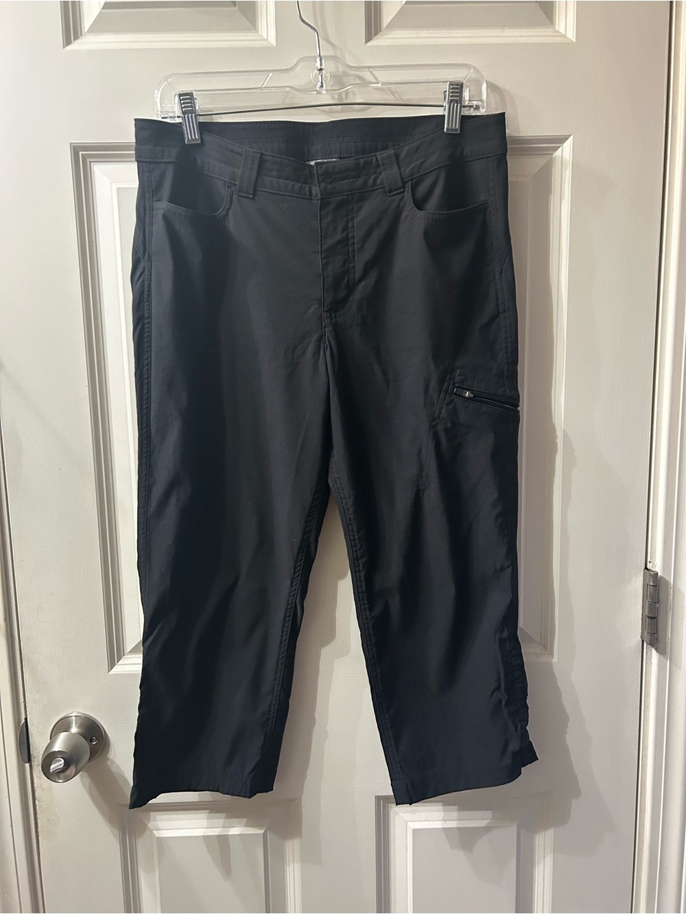 Eddie Bauer Black Guide Pro Capri Pants size 10